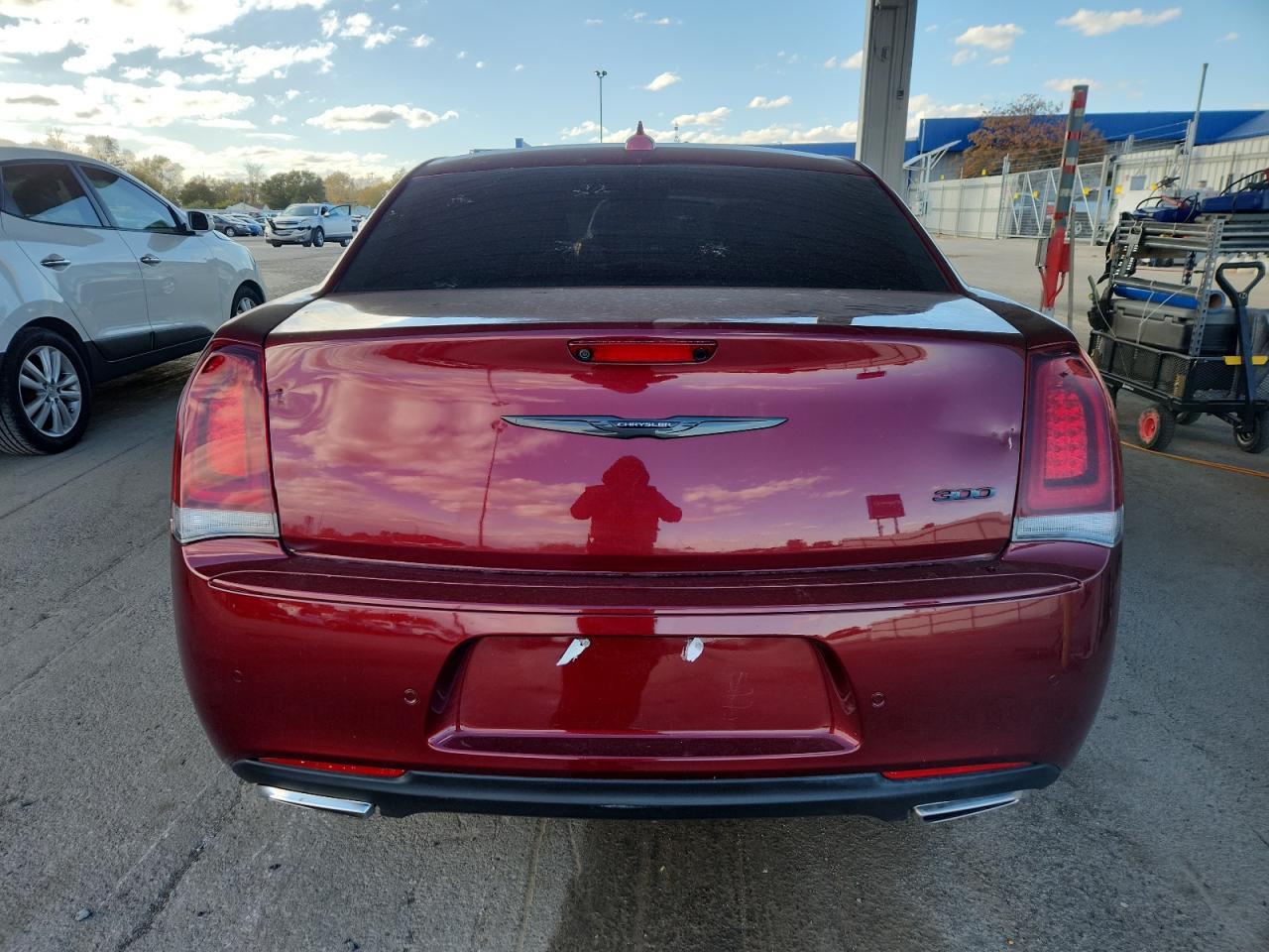 2021 Chrysler 300 Touring - Image 6