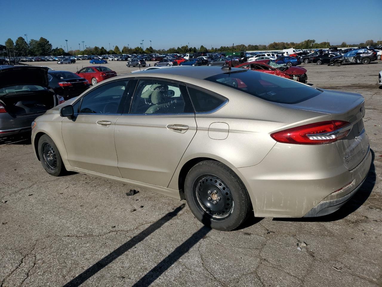 2019 Ford Fusion S - Фото 2