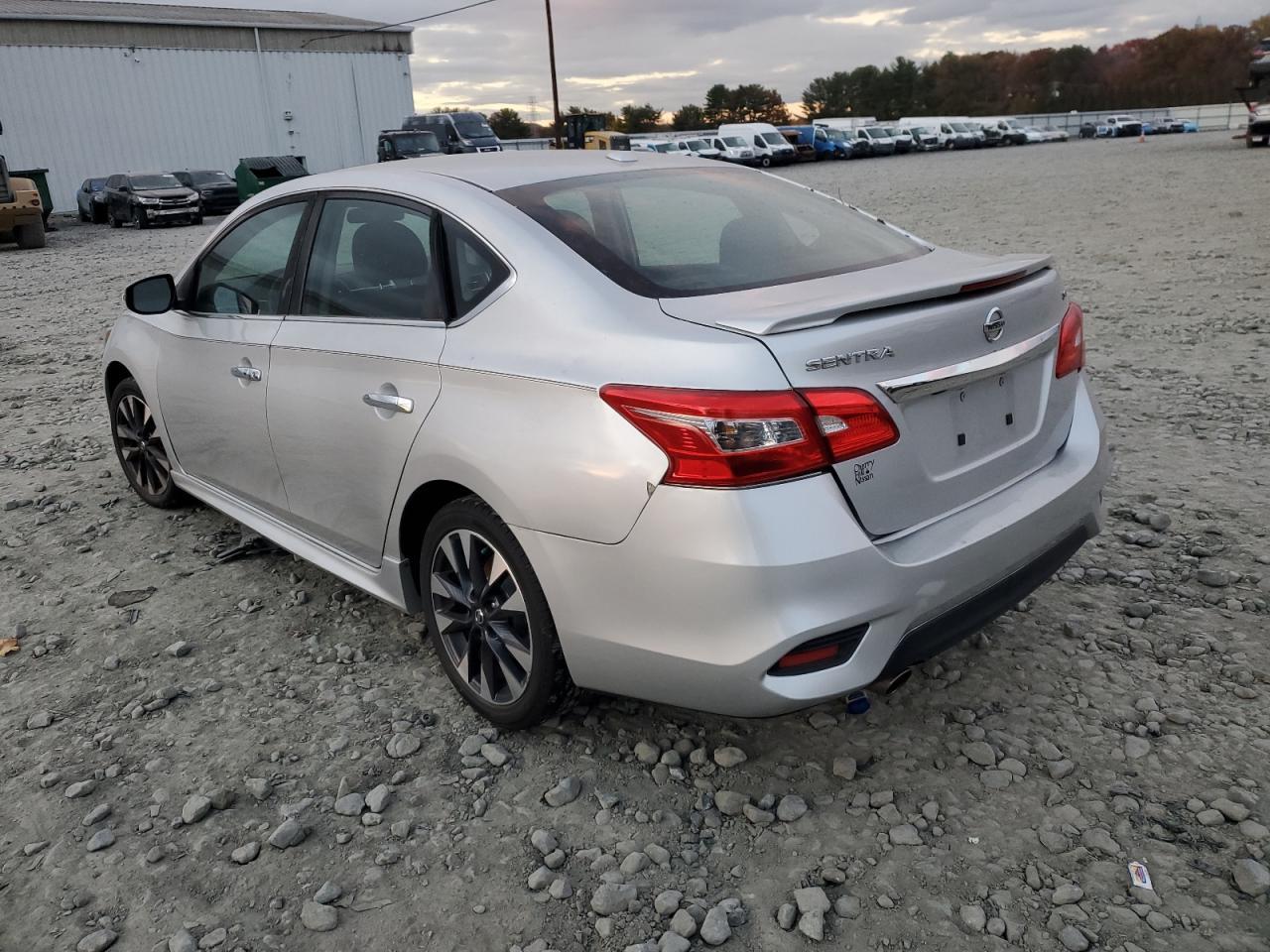 2017 Nissan Sentra S - Фото 2