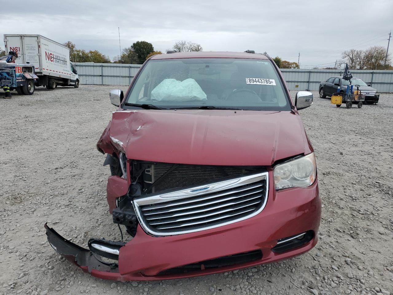 2013 Chrysler Town & Country Touring L - Фото 5