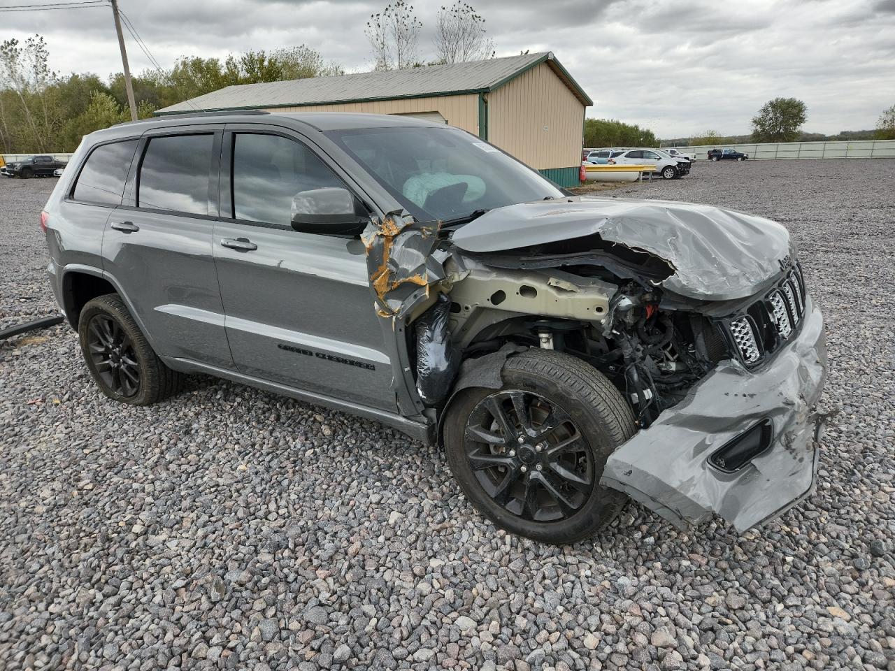 2021 Jeep Grand Cherokee Laredo - Image 4