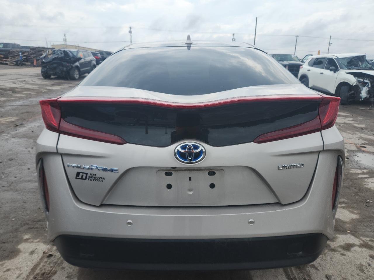 2022 Toyota Prius Prime Le - Image 6