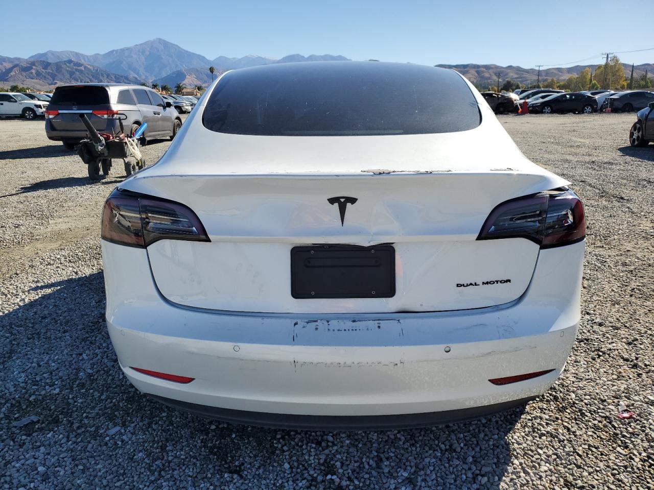 2021 Tesla Model 3 - Фото 6