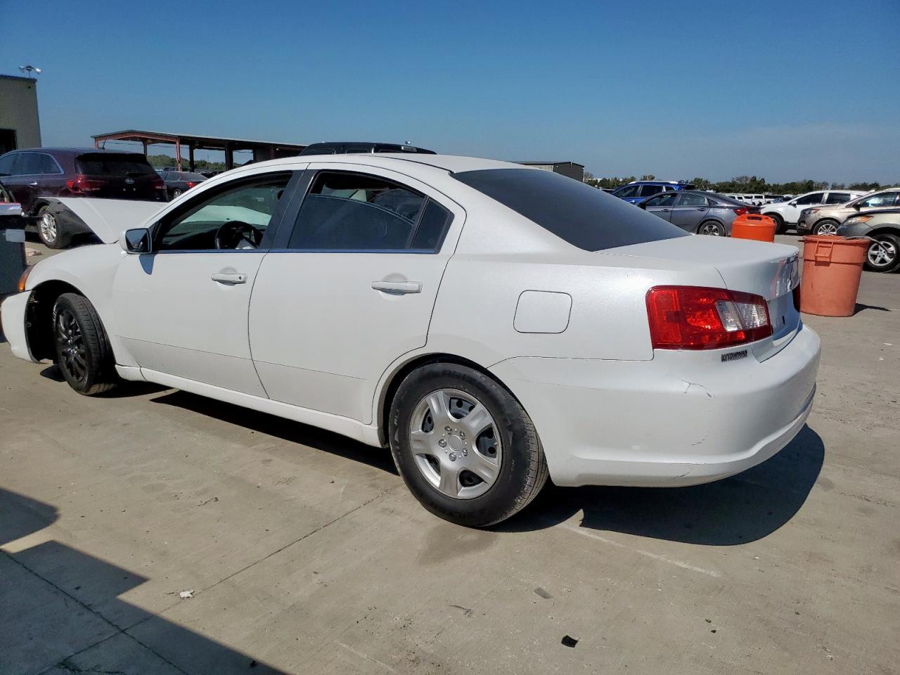 2012 Mitsubishi Galant Es - Image 2