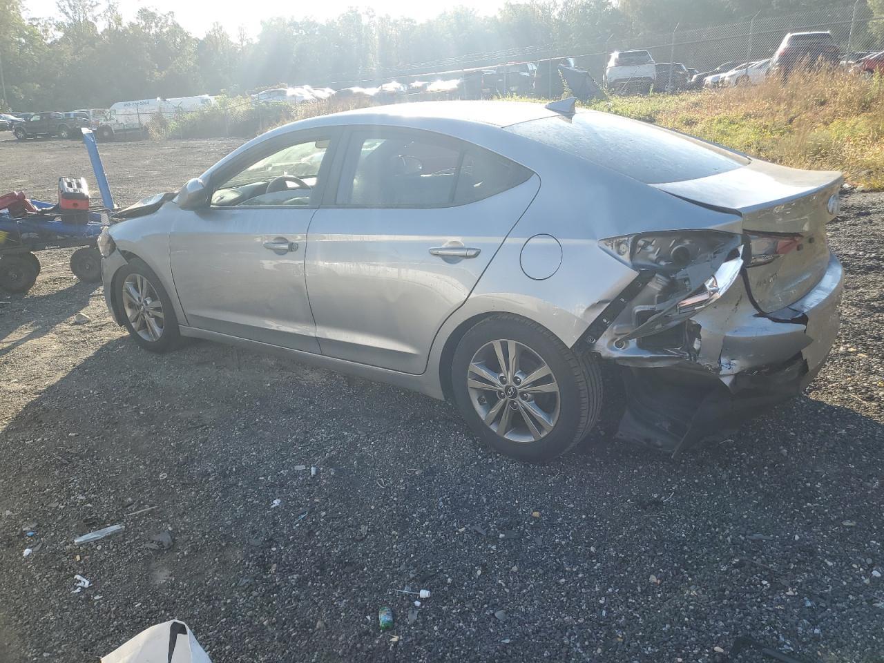 2017 Hyundai Elantra Se - Image 2