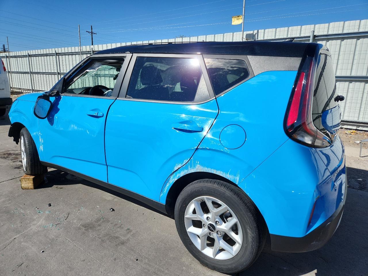 2023 Kia Soul Lx - Image 2