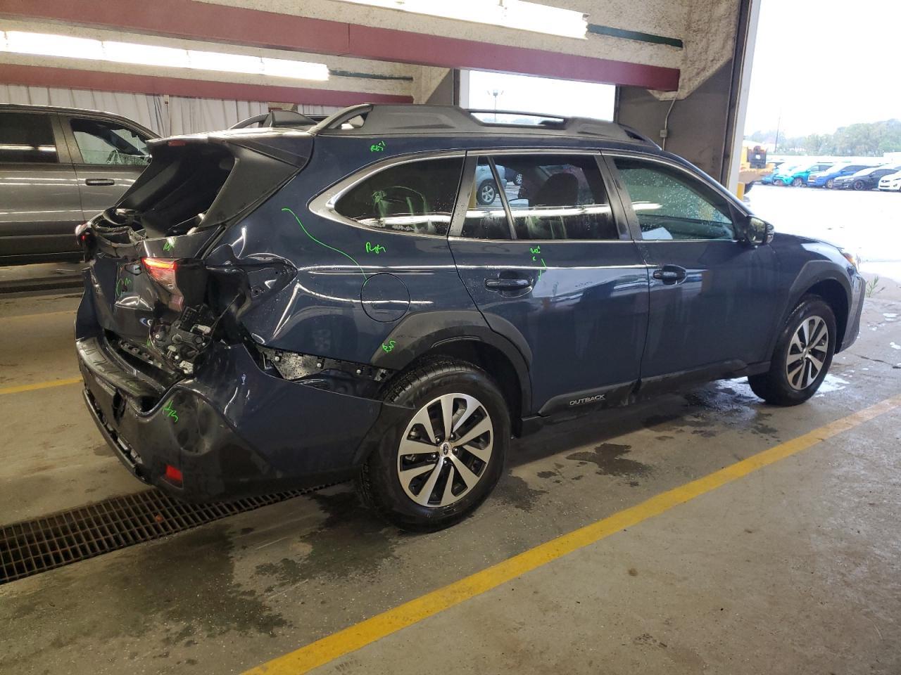 2025 Subaru Outback Premium - Фото 3