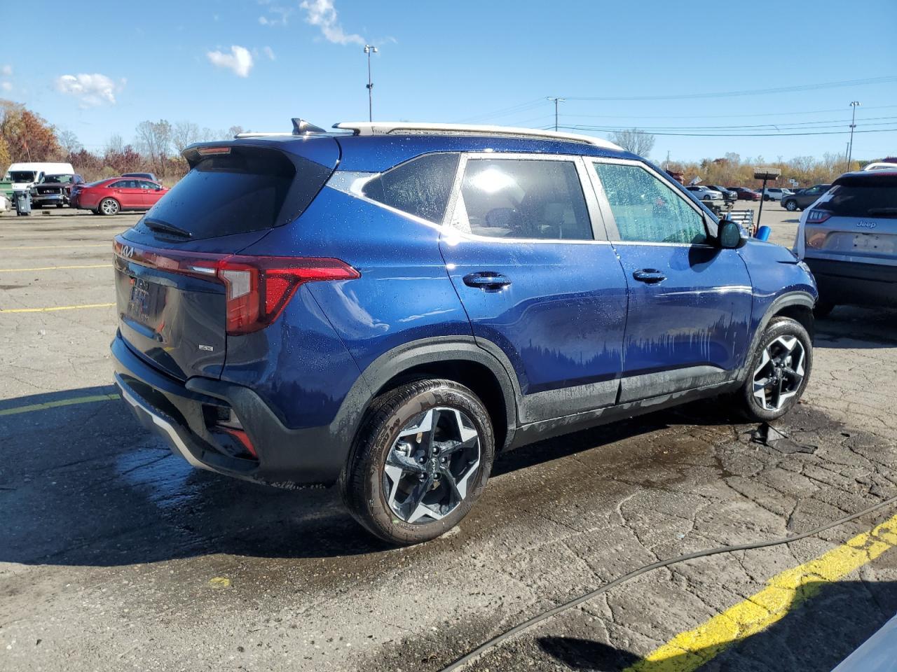 2025 Kia Seltos Ex - Image 3
