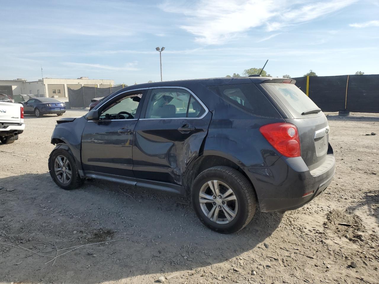 2015 Chevrolet Equinox Ls - Фото 2