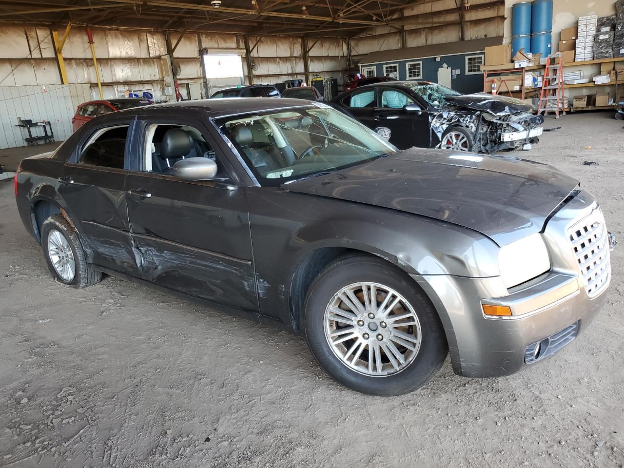 2008 Chrysler 300 Touring - Image 4