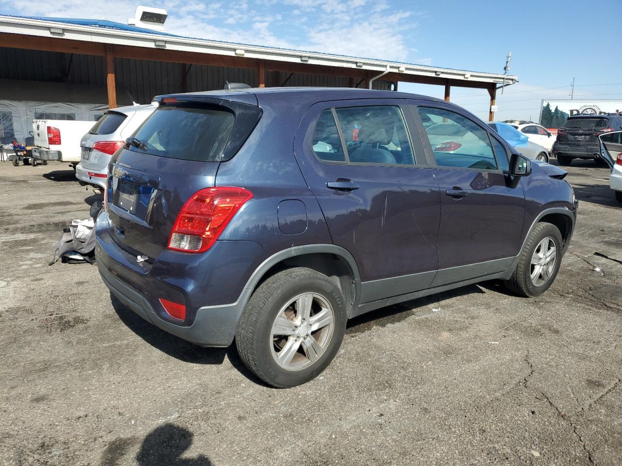 2019 Chevrolet Trax Ls - Image 3