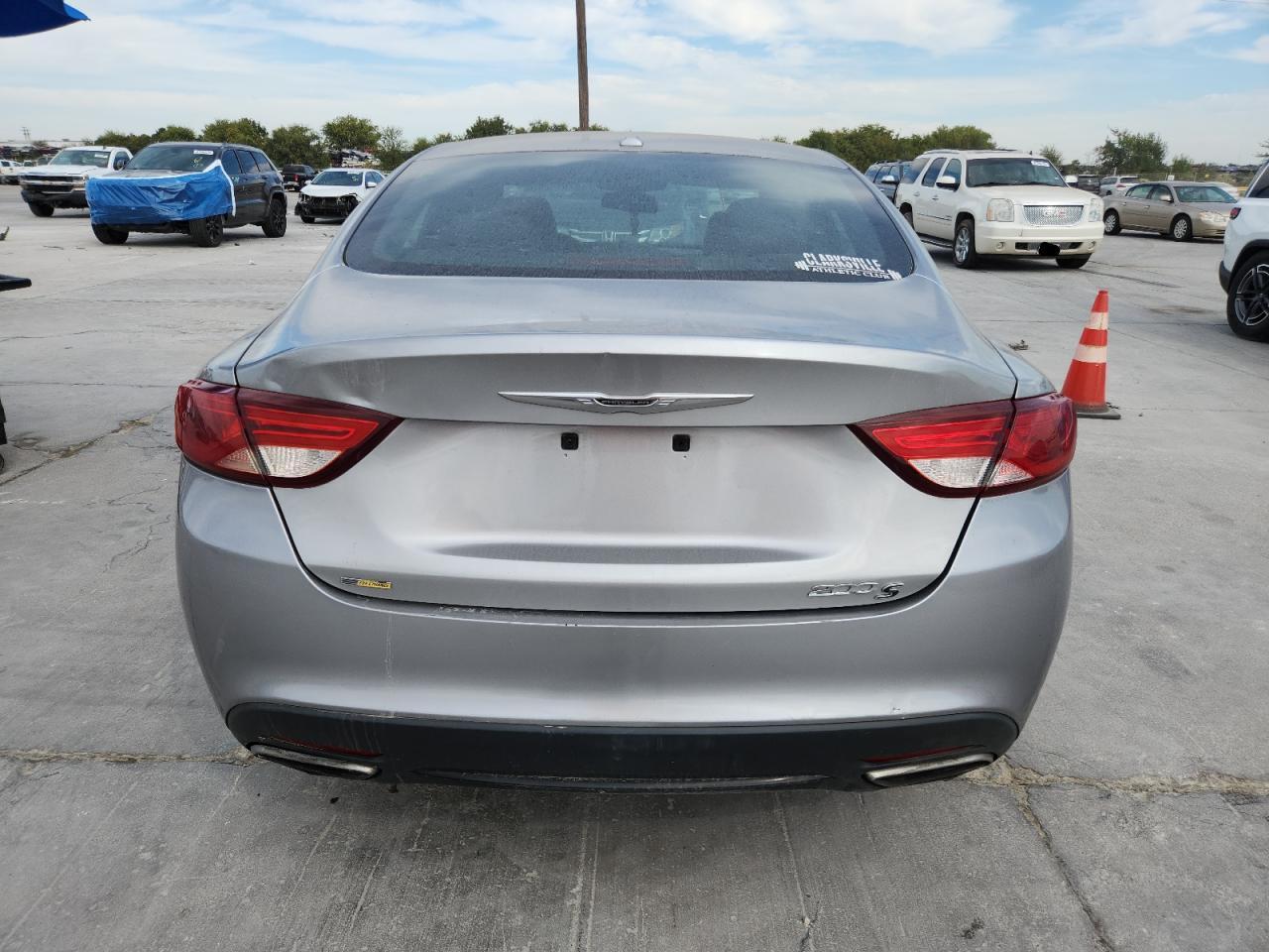 2015 Chrysler 200 S - Image 6