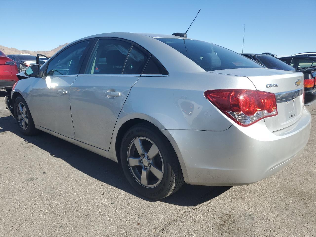 2015 Chevrolet Cruze Lt - Image 2