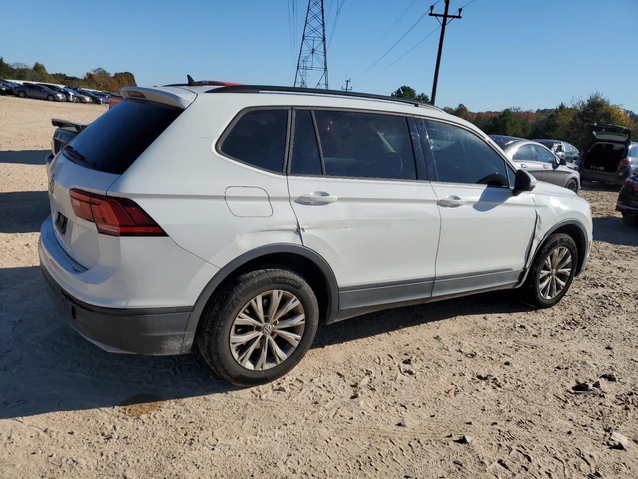 2020 Volkswagen Tiguan S - Фото 3