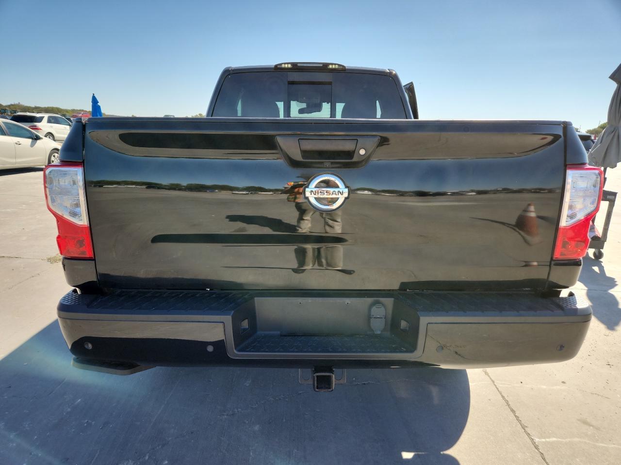 2021 Nissan Titan Sv - Image 6