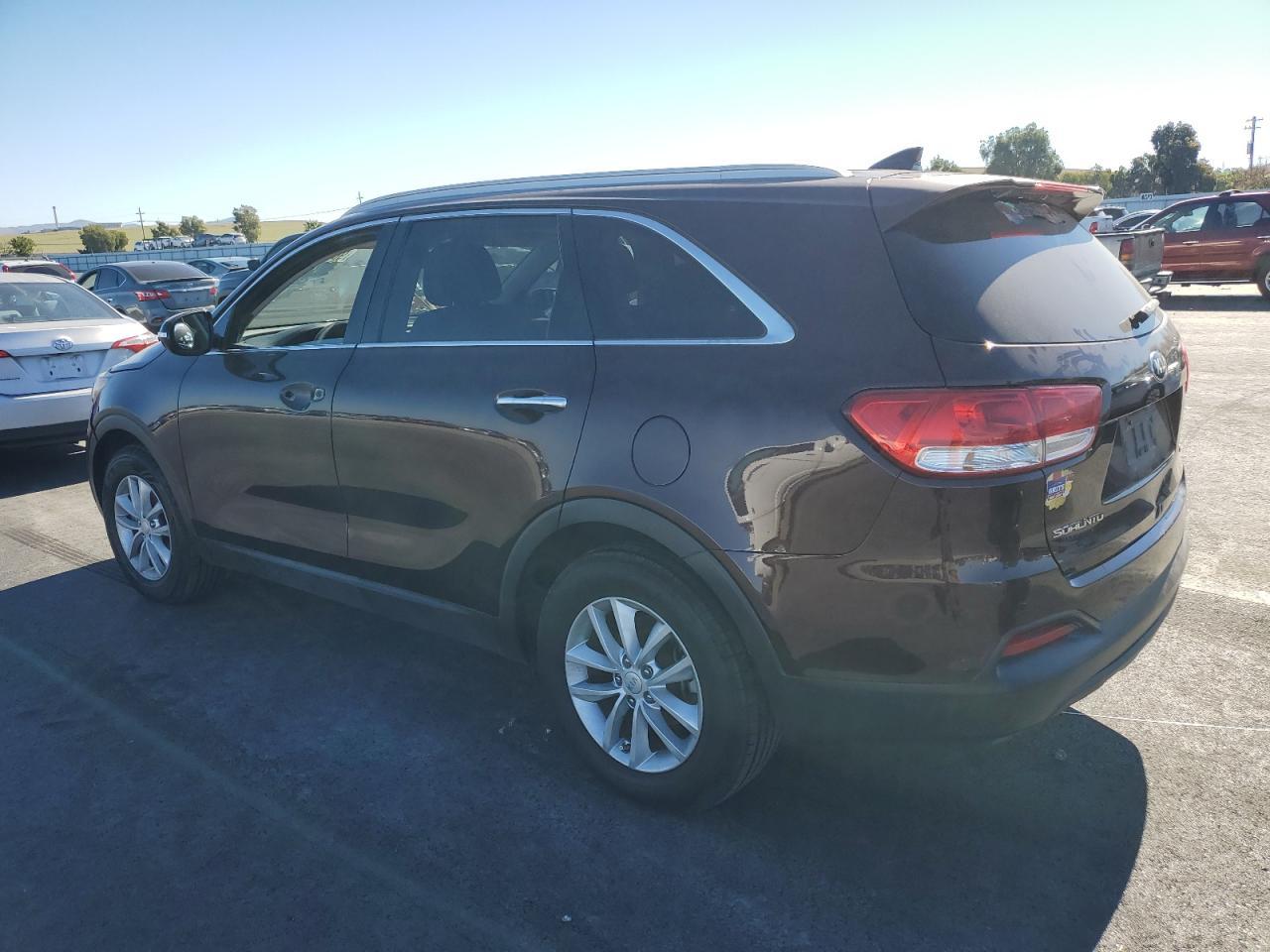 2016 Kia Sorento Lx - Image 2