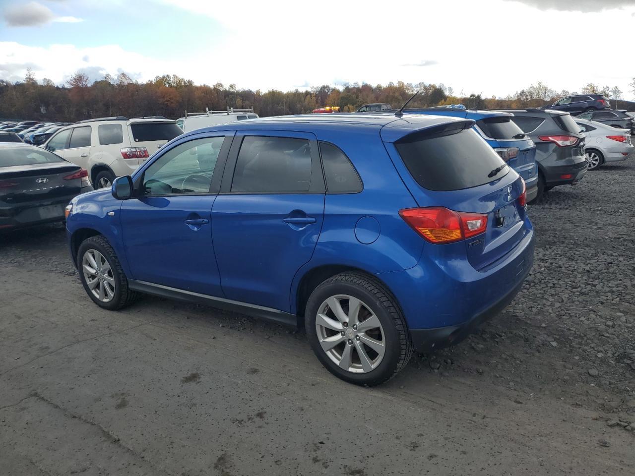 2015 Mitsubishi Outlander Sport Es - Image 2