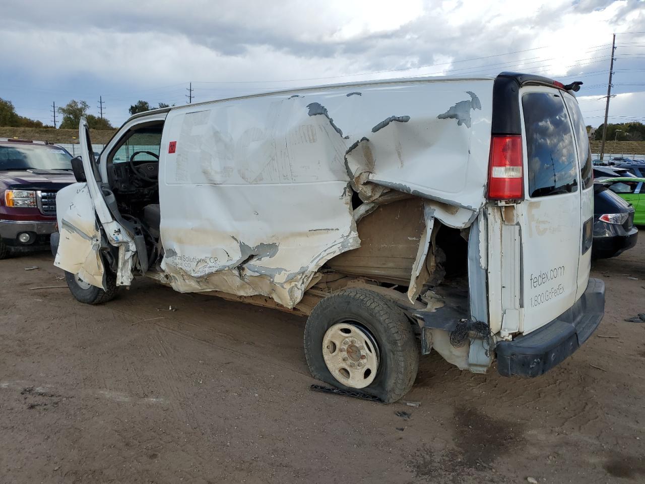 2015 Chevrolet Express 3500 Delivery Van - Image 2