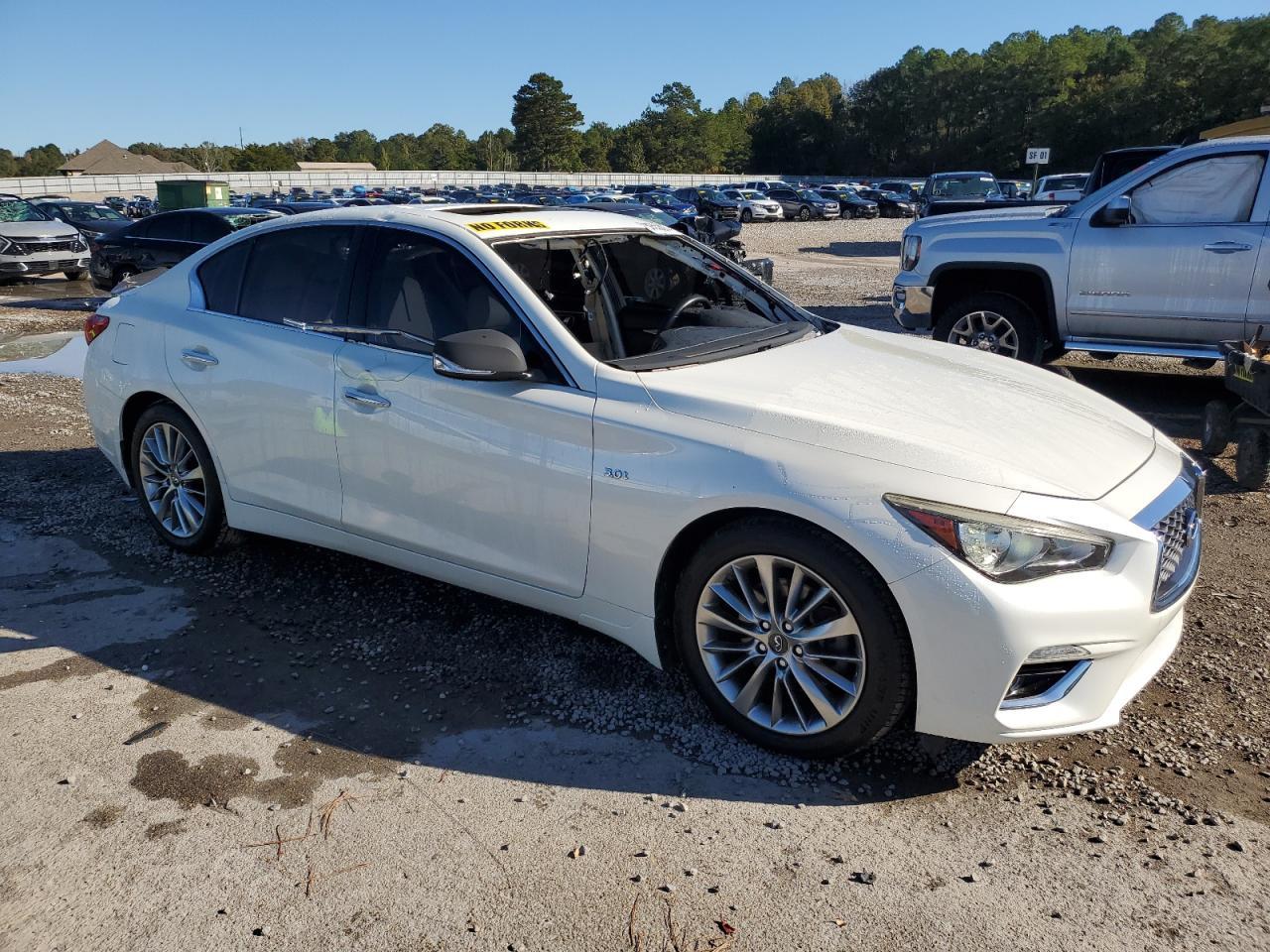 2018 Infiniti Q50 Luxe - Image 4