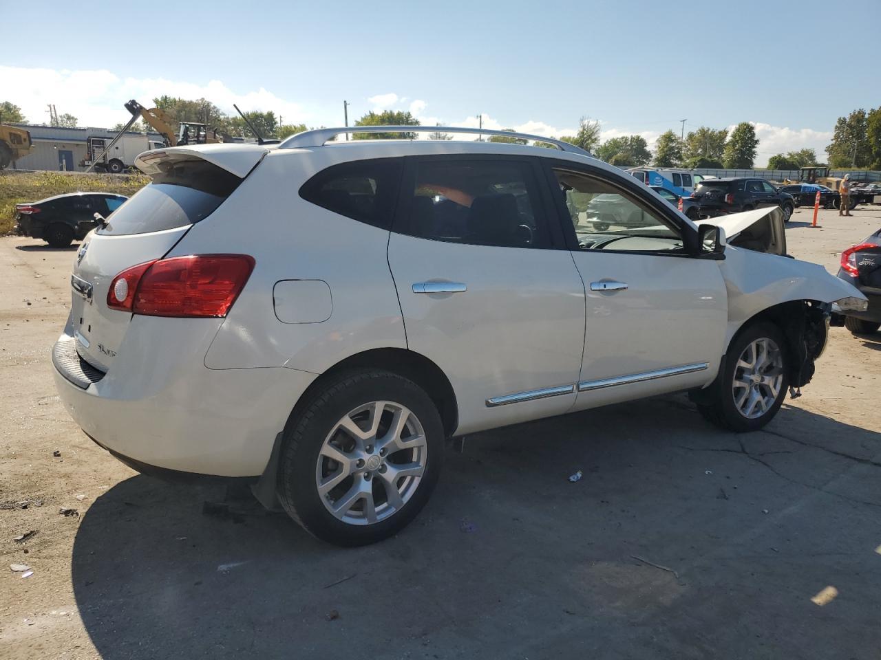 2013 Nissan Rogue S - Image 3