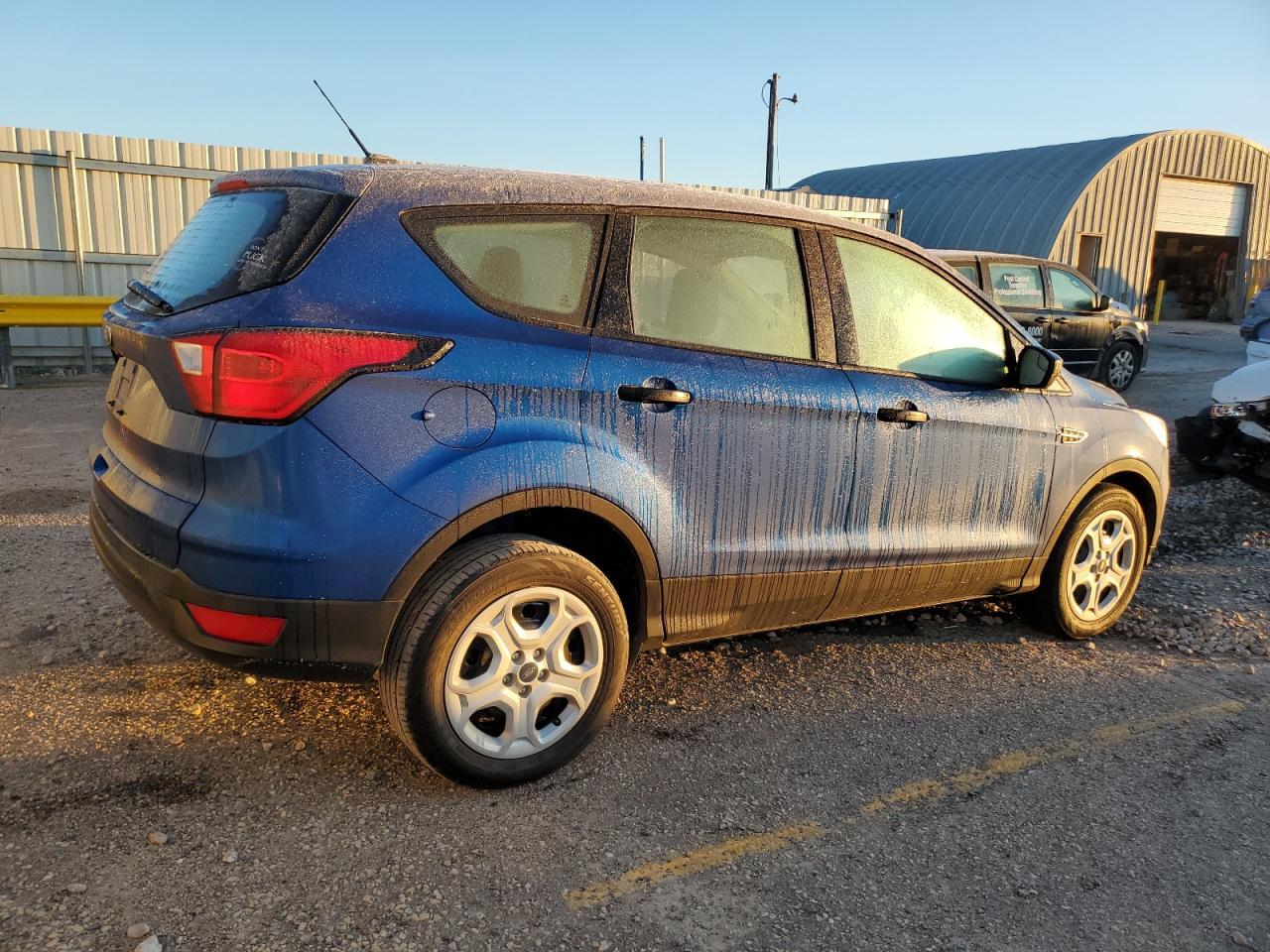 2019 Ford Escape S - Фото 3