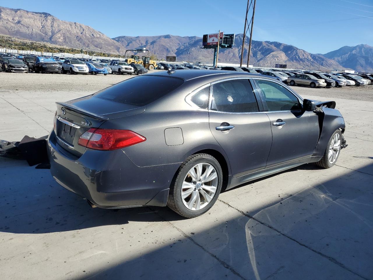 2011 Infiniti M56 X - Image 3