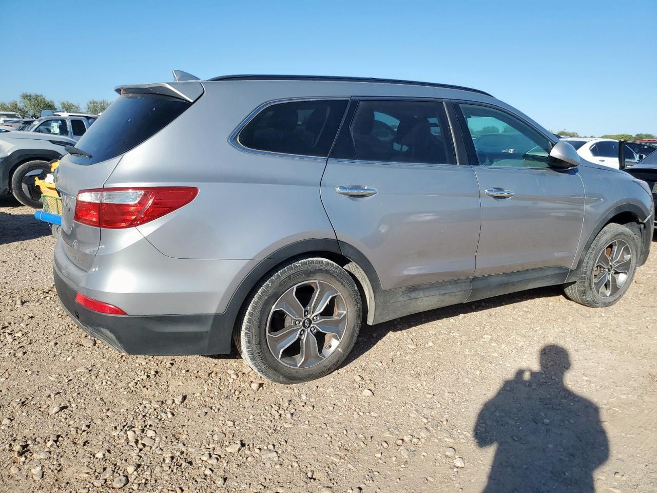 2016 Hyundai Santa Fe Se - Image 3