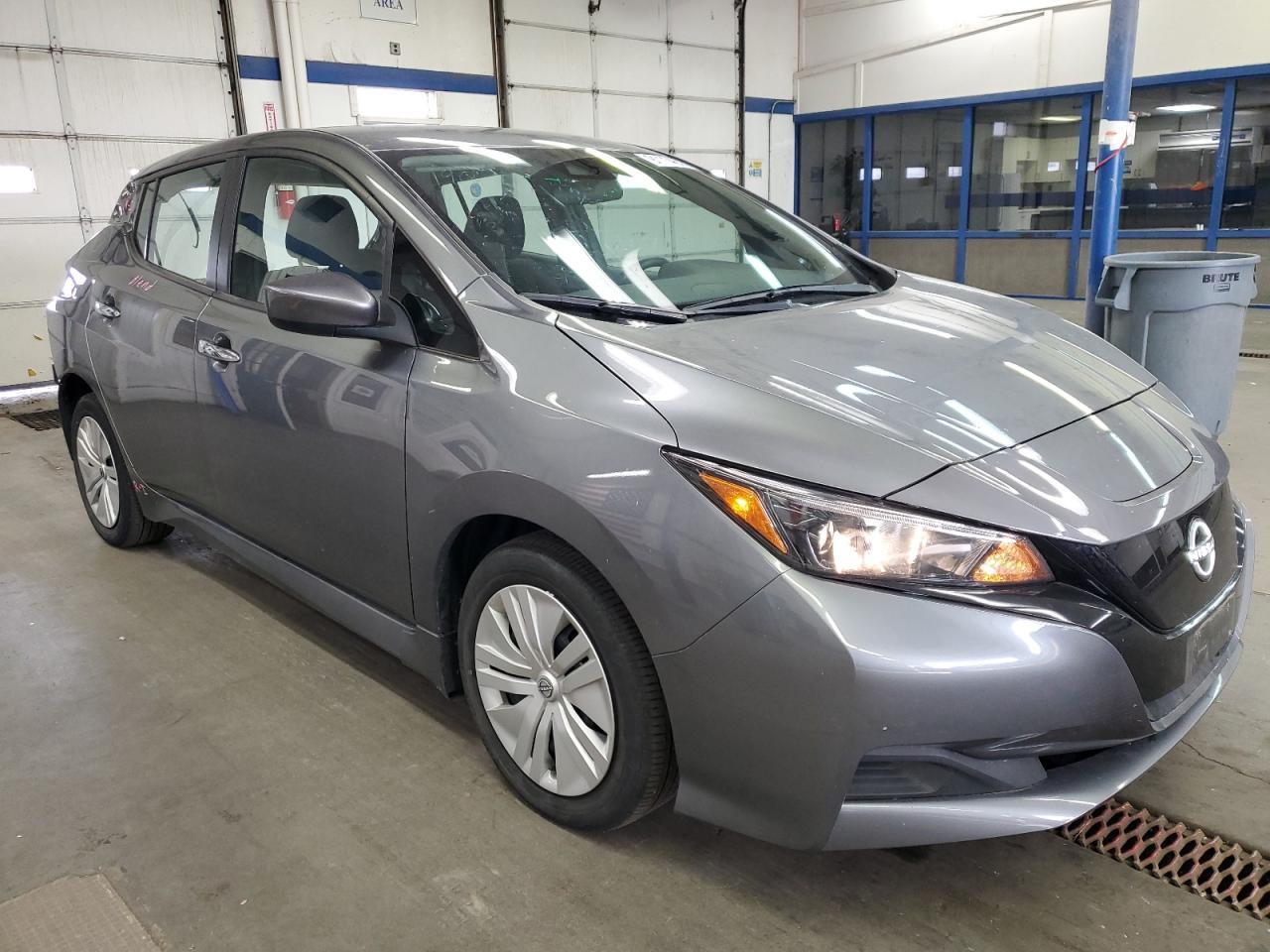 2023 Nissan Leaf S - Image 4