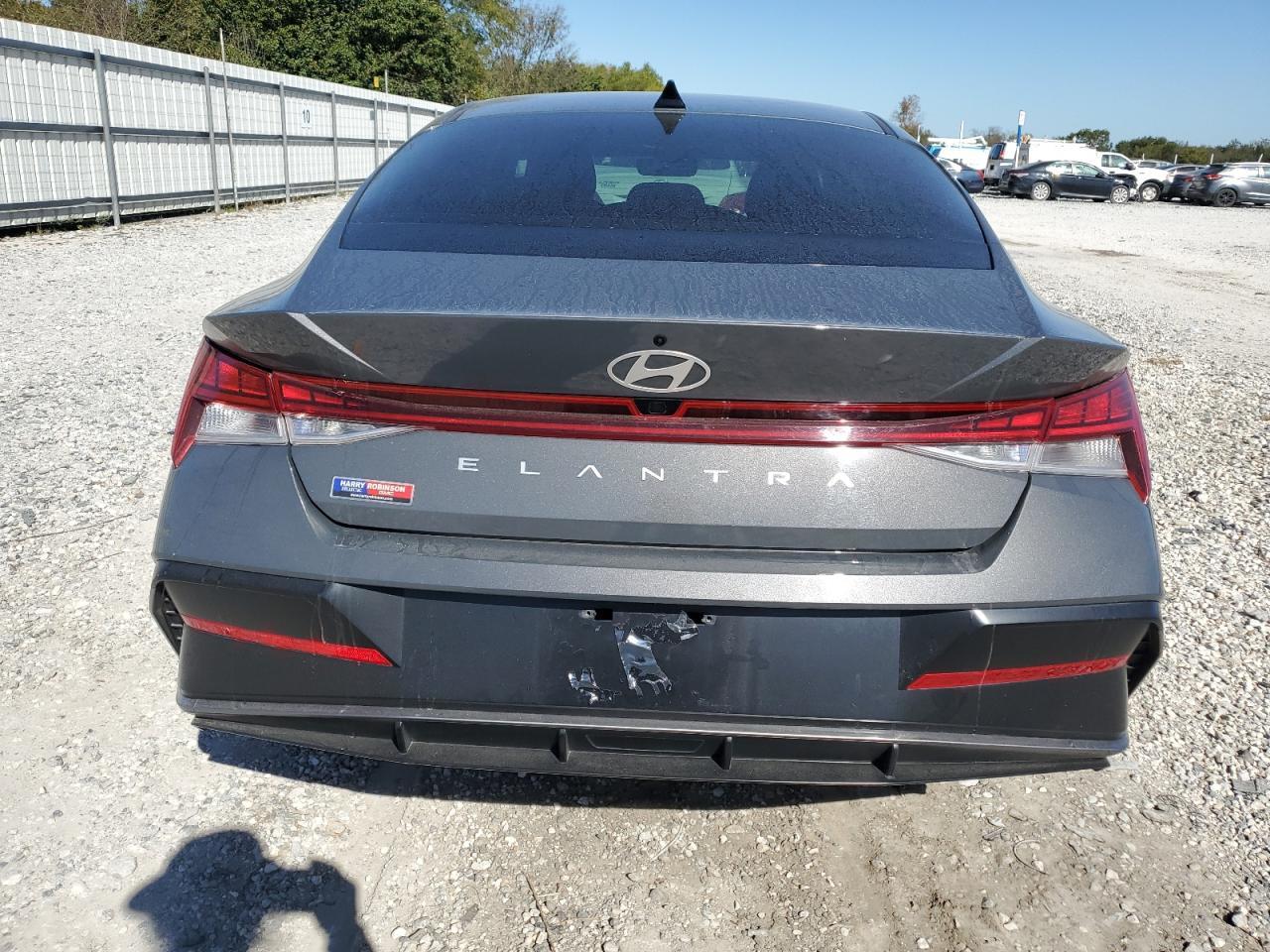 2025 Hyundai Elantra Sel - Image 6