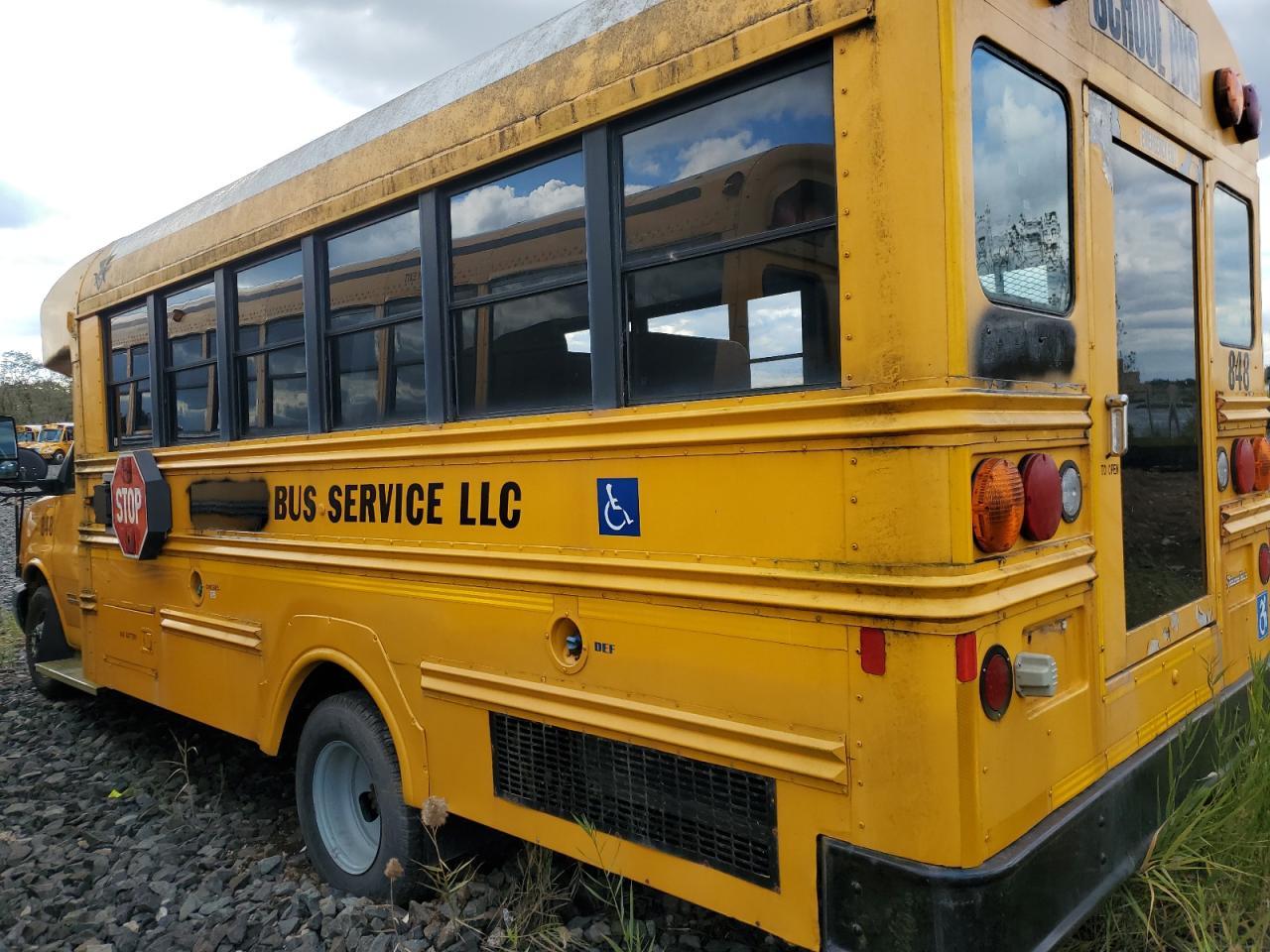 2012 Chevrolet Express G4 - School Bus - Image 3