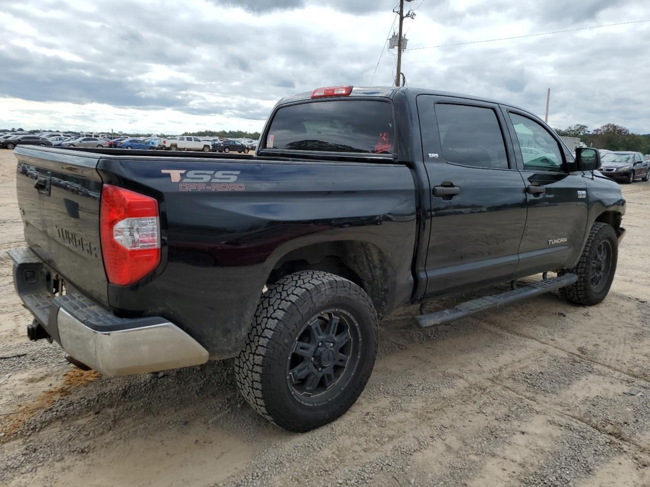 2015 Toyota Tundra Crewmax Sr5 - Image 3