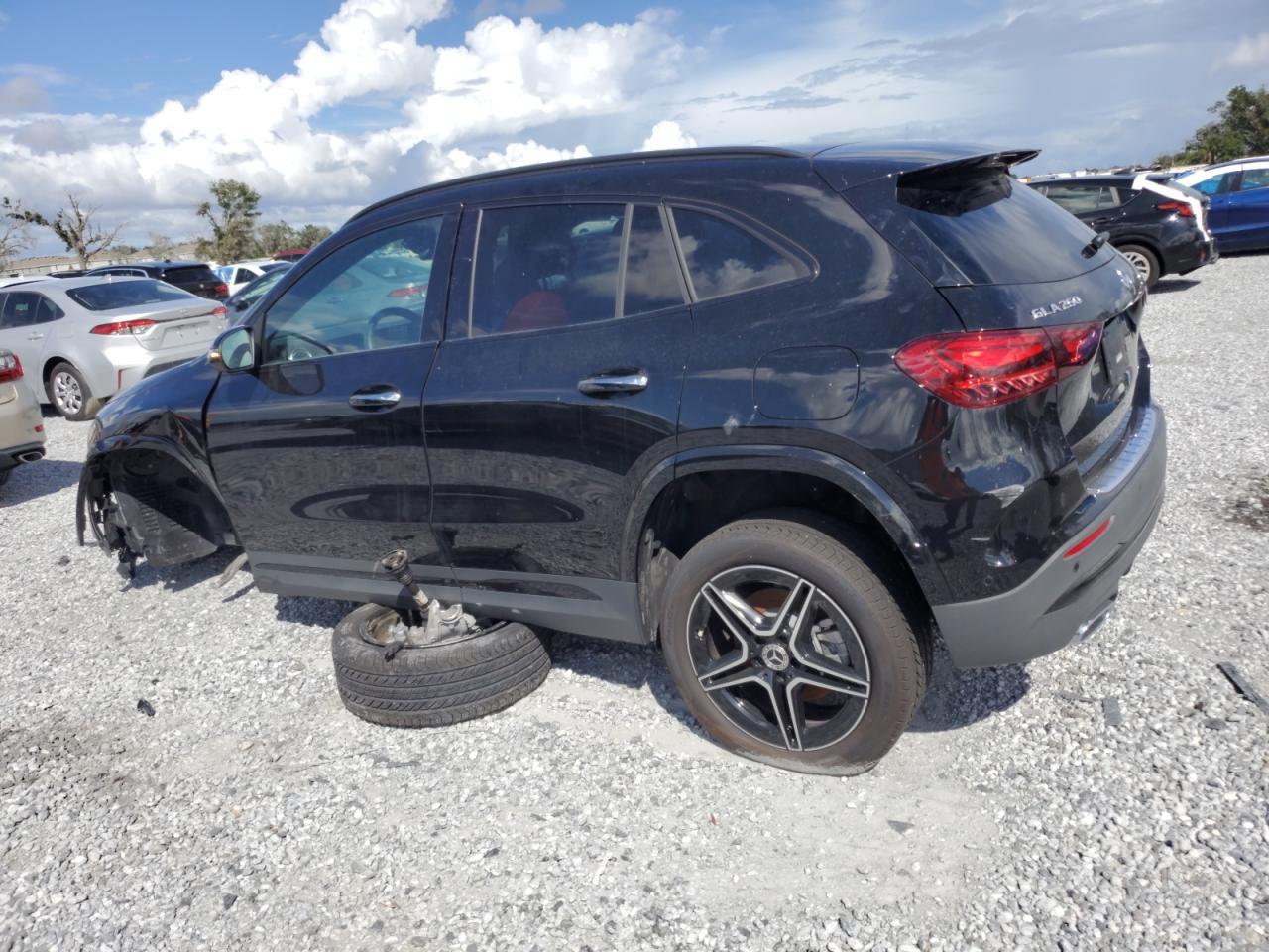 2025 Mercedes-Benz Gla 250 - Image 2