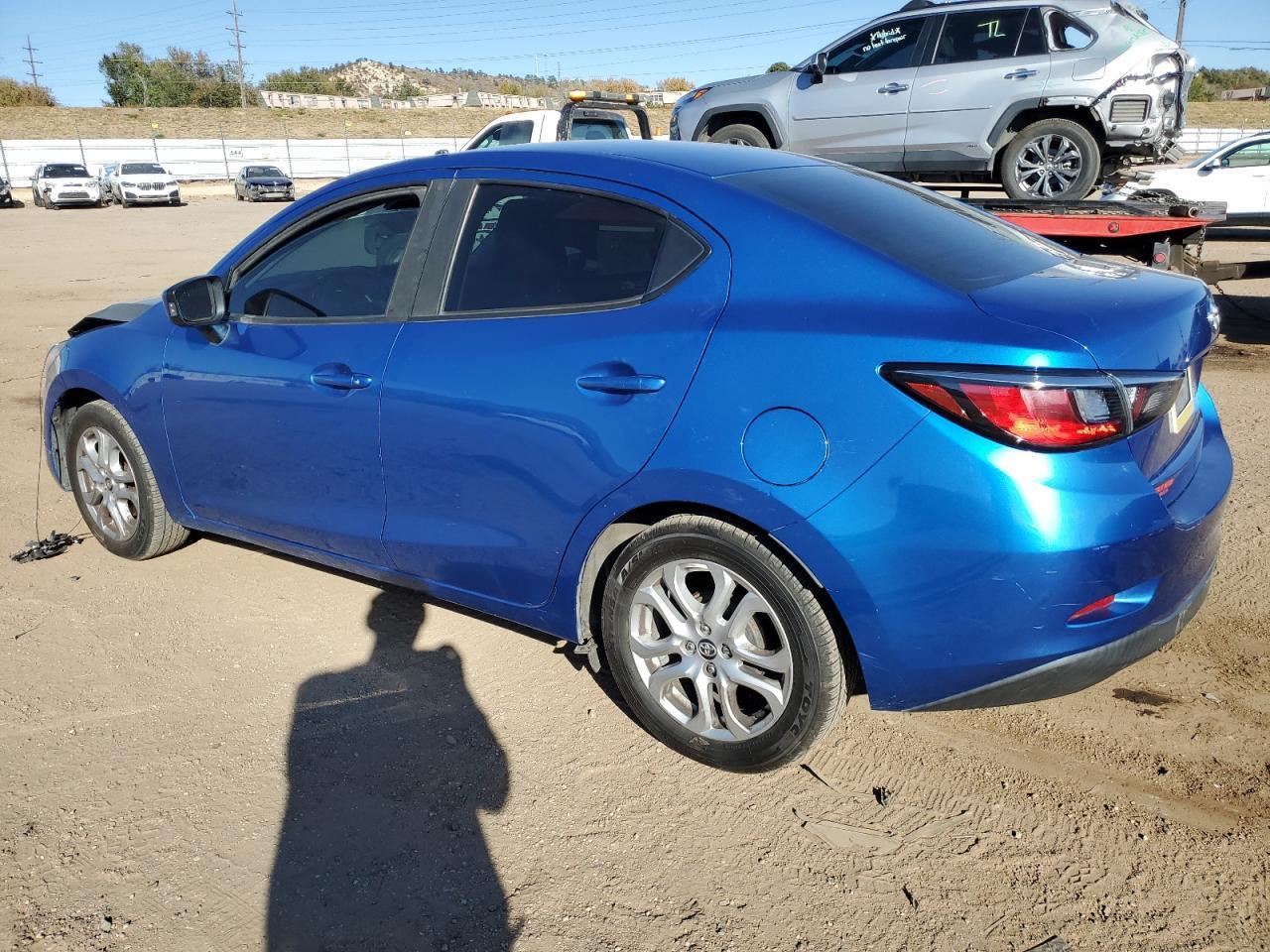 2017 Toyota Yaris Ia - Фото 2