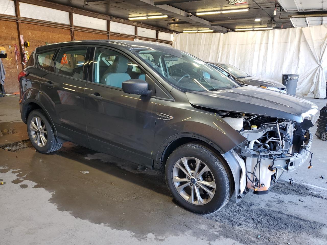 2019 Ford Escape S - Фото 4