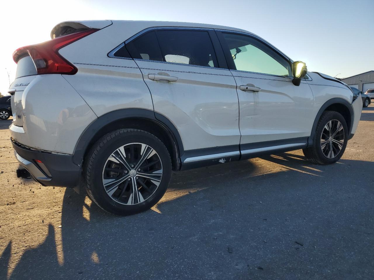 2018 Mitsubishi Eclipse Cross Se - Фото 3