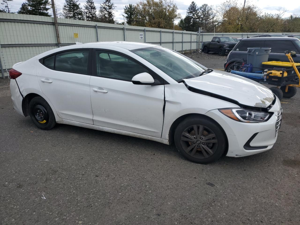2017 Hyundai Elantra Se - Фото 4