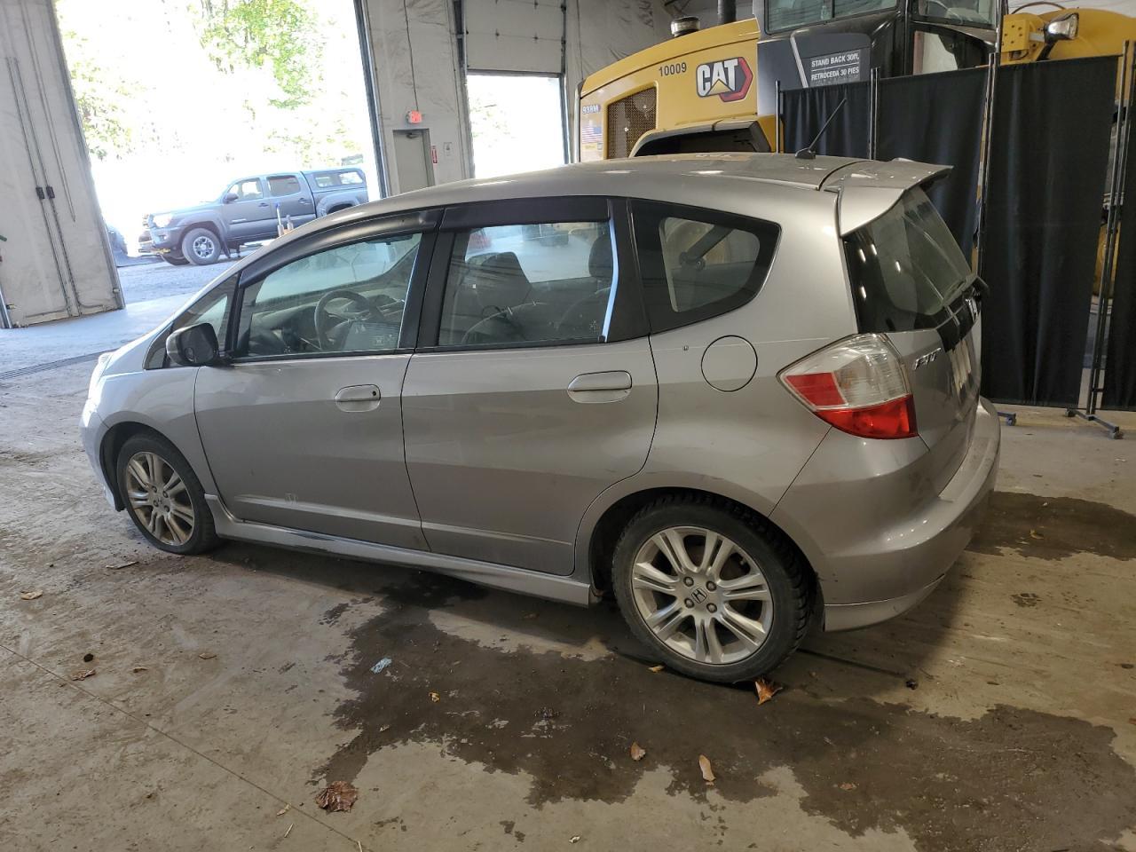 2010 Honda Fit Sport - Фото 2