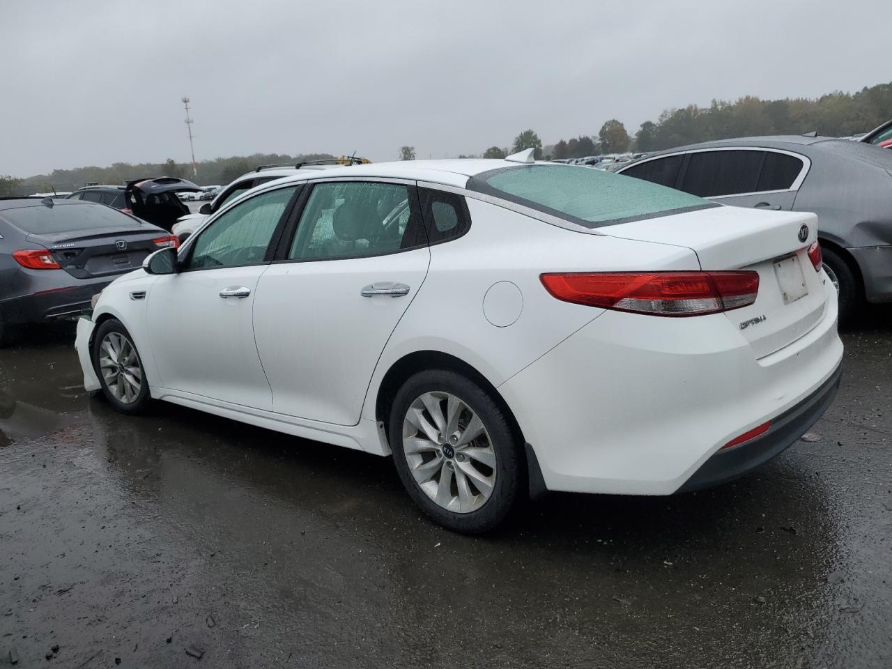2016 Kia Optima Ex - Image 2