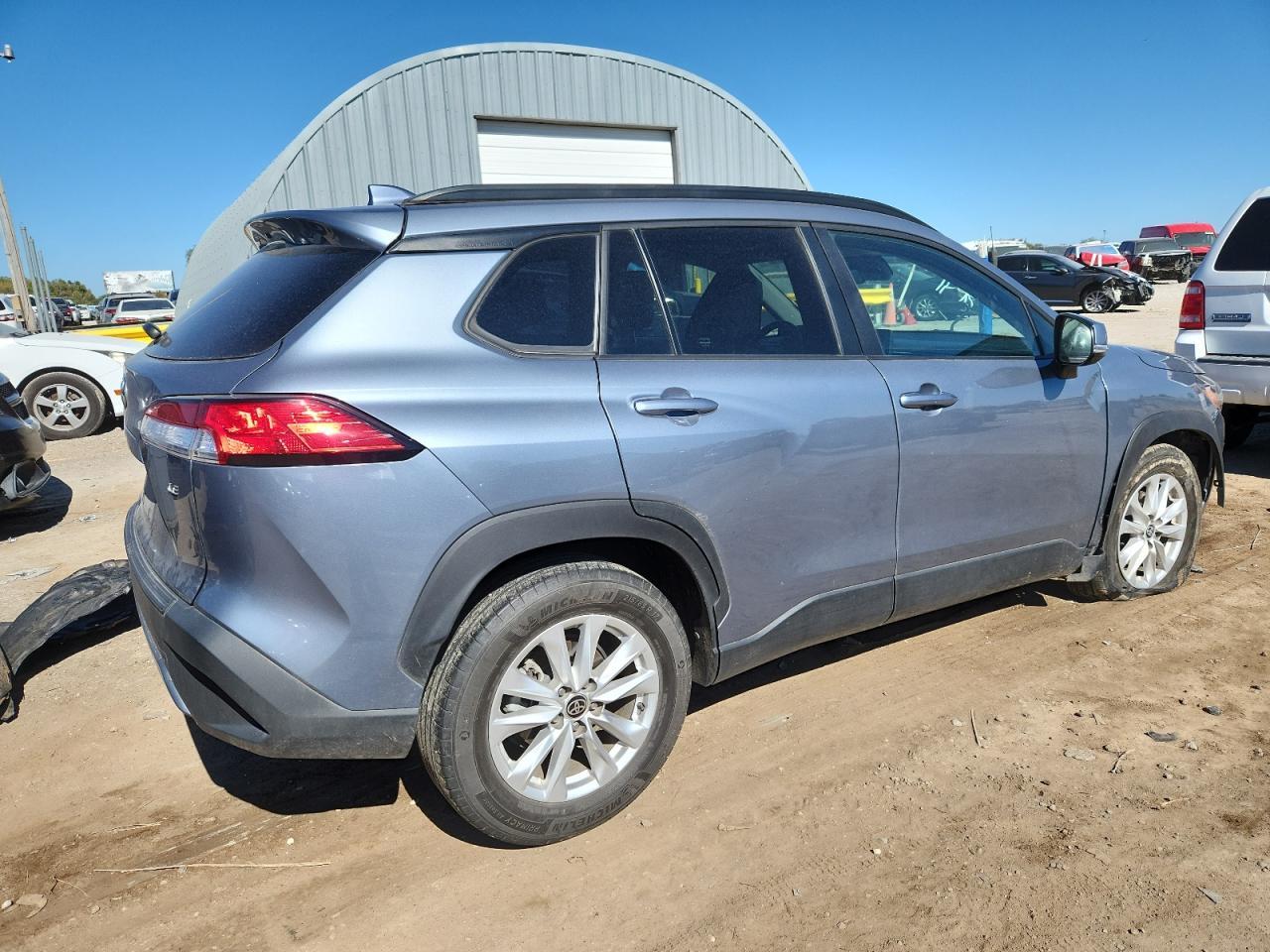 2023 Toyota Corolla Cross Le - Фото 3