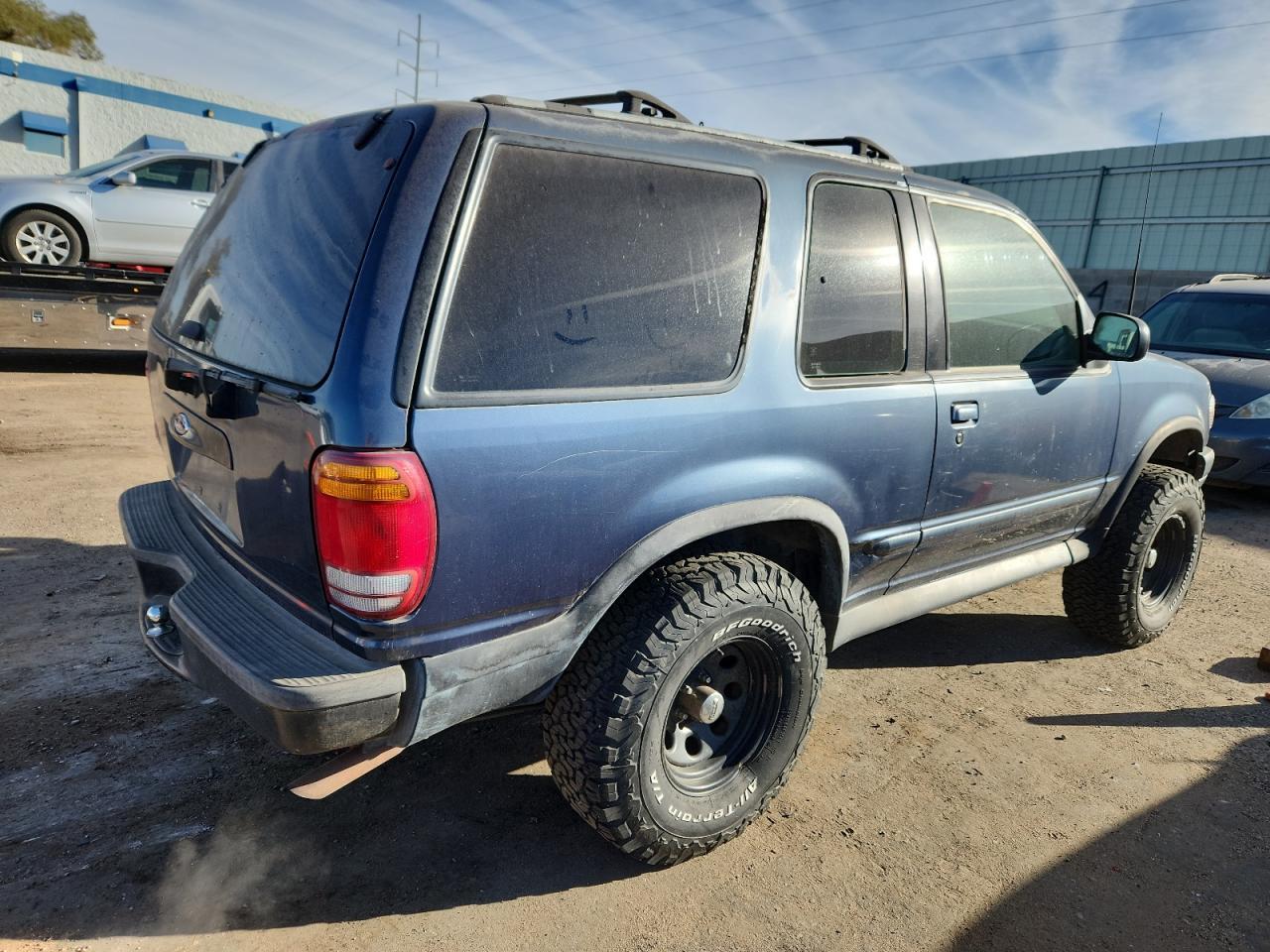 2000 Ford Explorer Sport - Фото 3