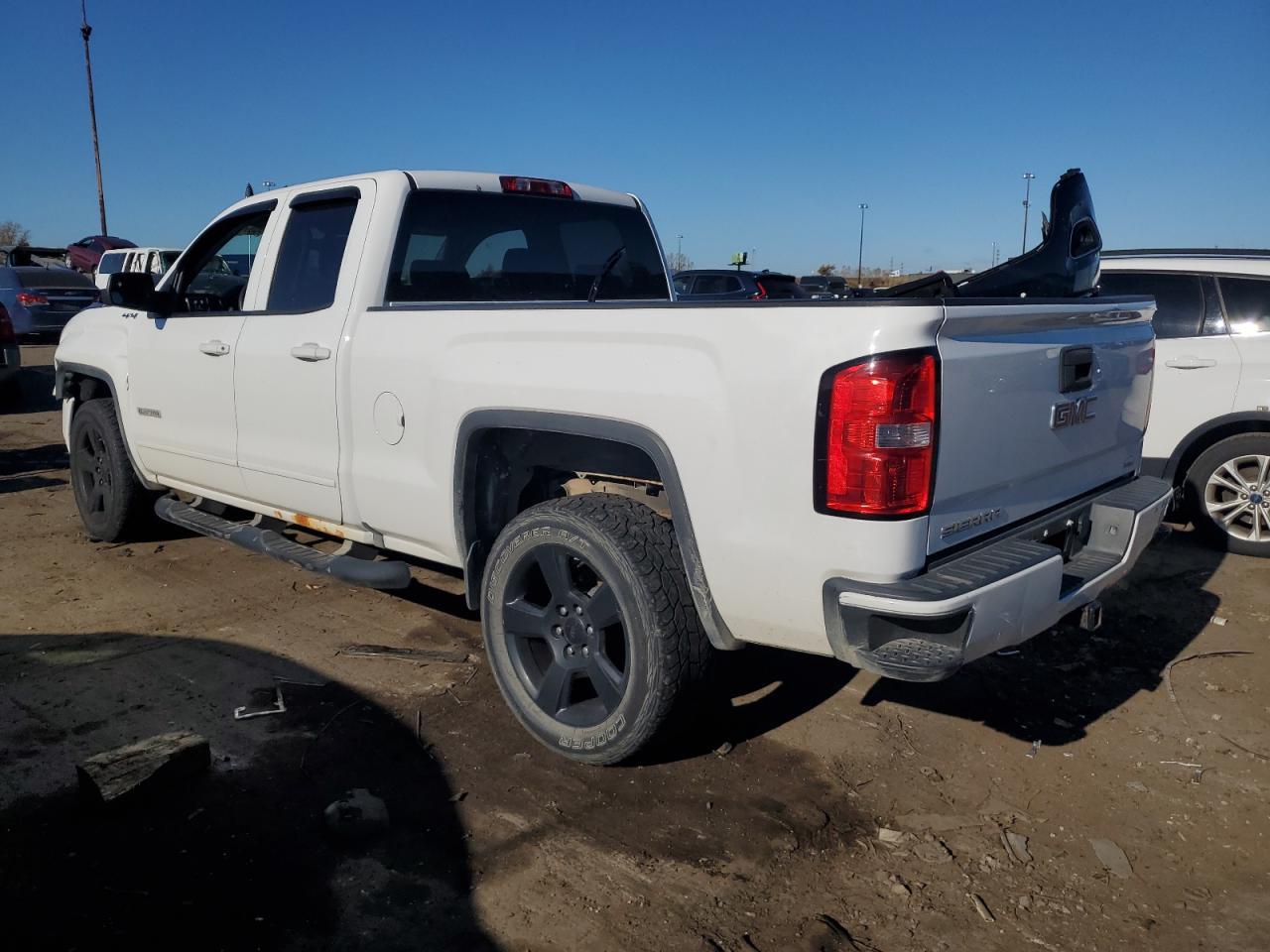 2016 GMC Sierra K1500 - Image 2