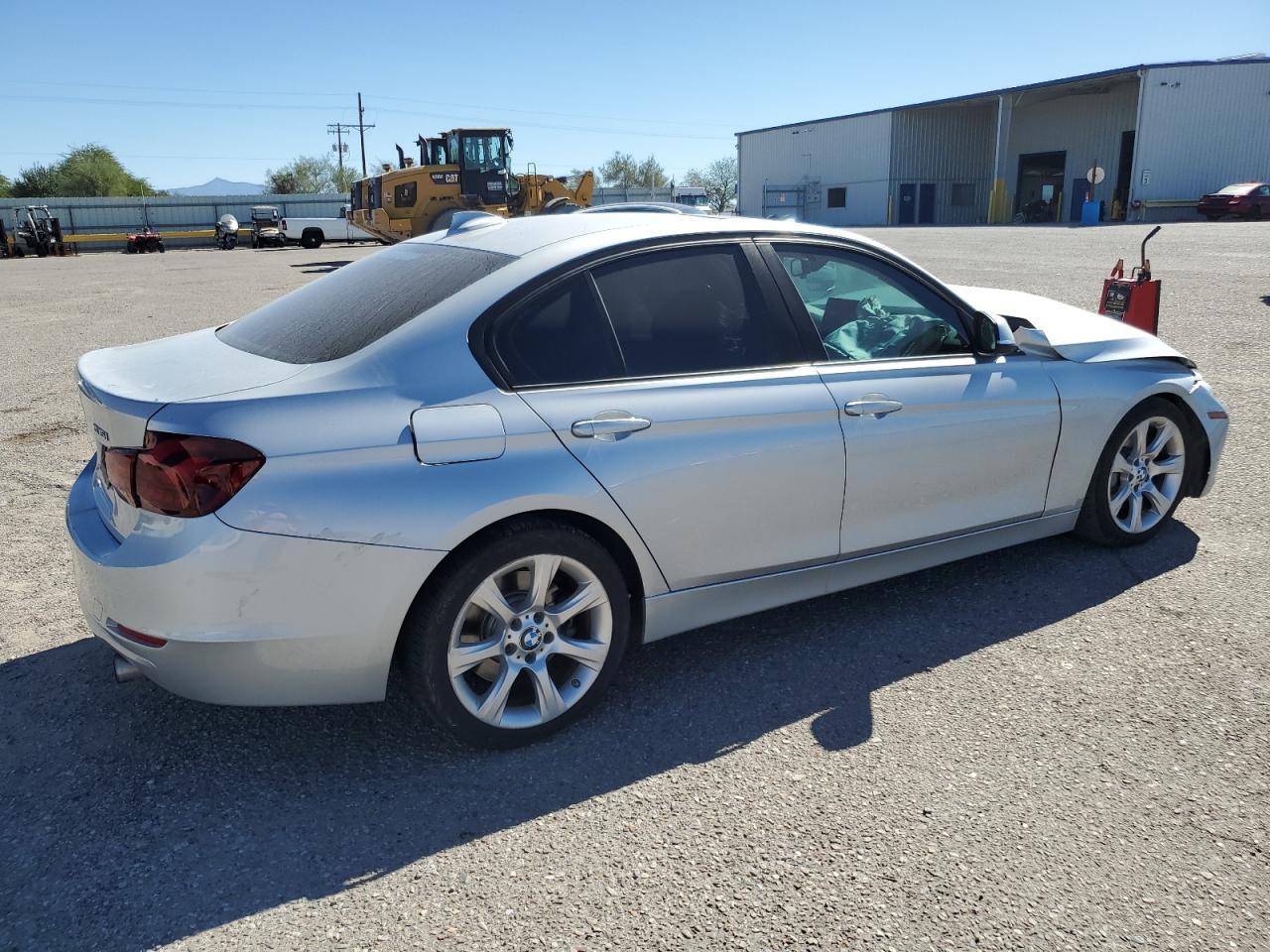 2013 BMW 335 I - Фото 3