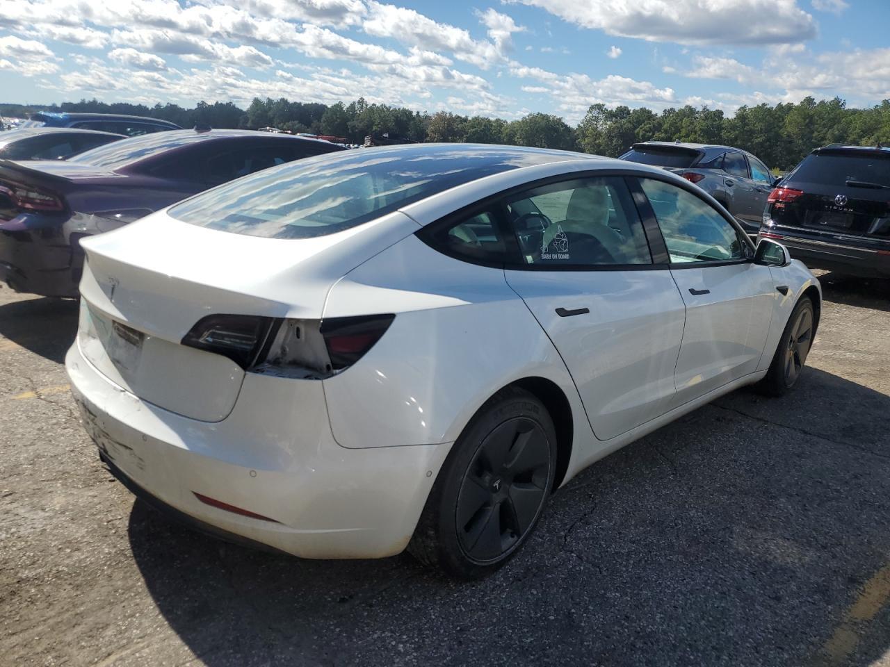 2021 Tesla Model 3 - Фото 3