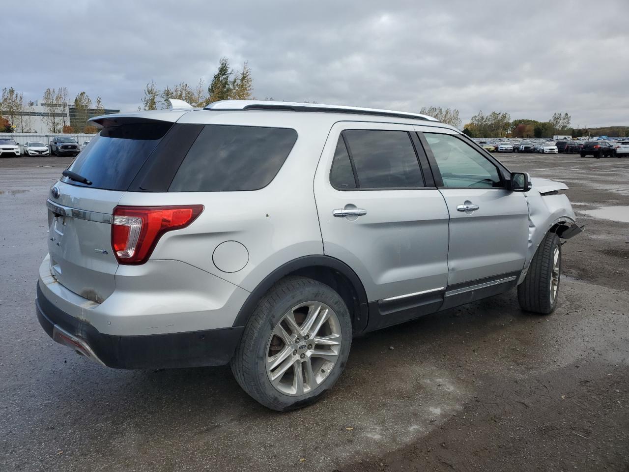 2016 Ford Explorer Limited - Image 3