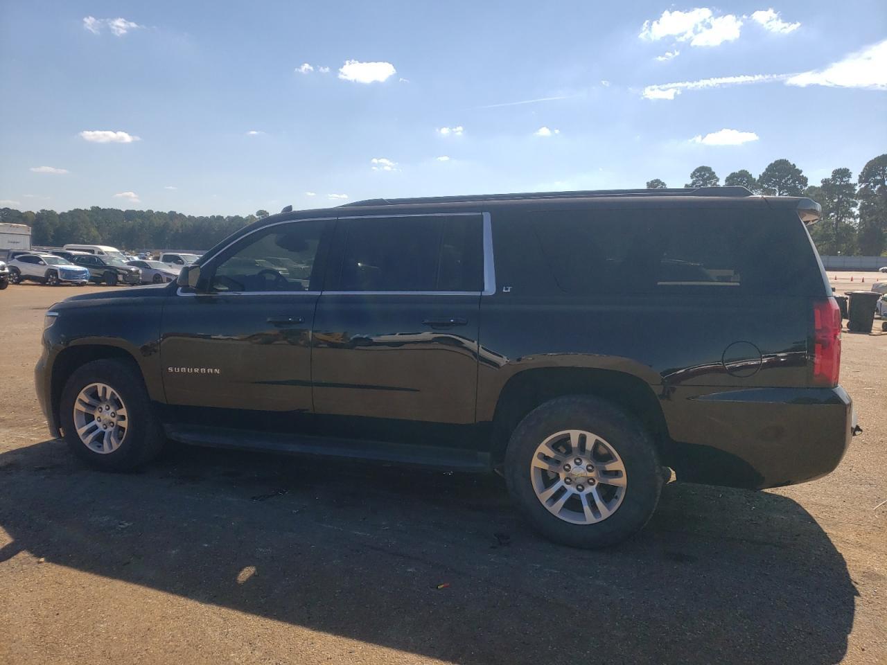 2017 Chevrolet Suburban C1500 Lt - Фото 2