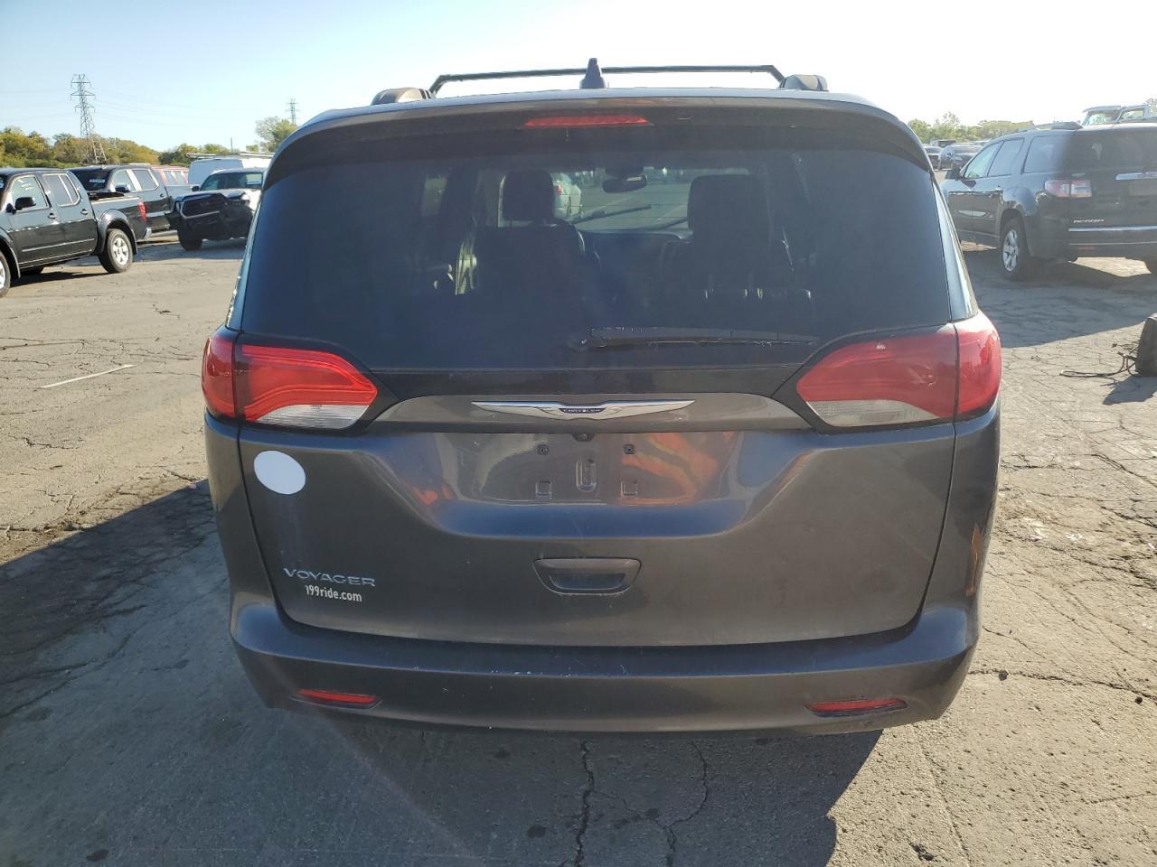 2020 Chrysler Voyager Lxi - Фото 6