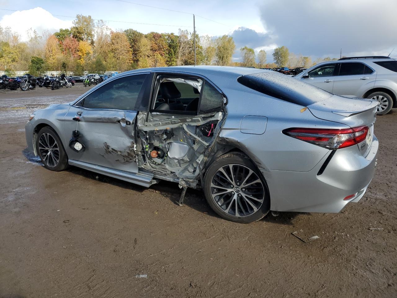 2018 Toyota Camry L - Image 2