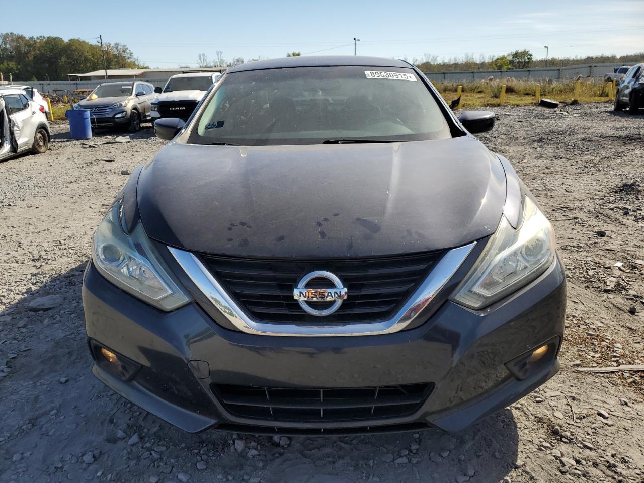 2018 Nissan Altima 2.5 - Image 5