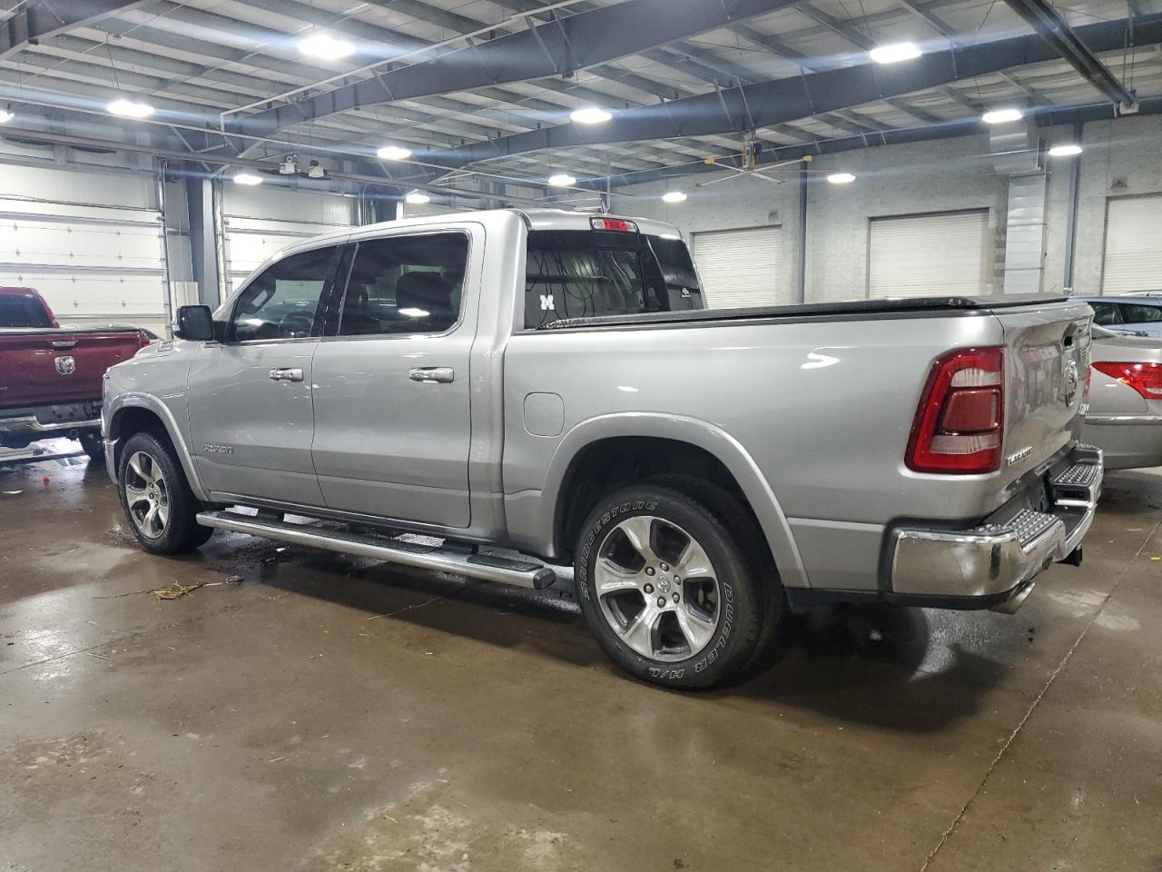 2019 Ram 1500 Laramie - Фото 2