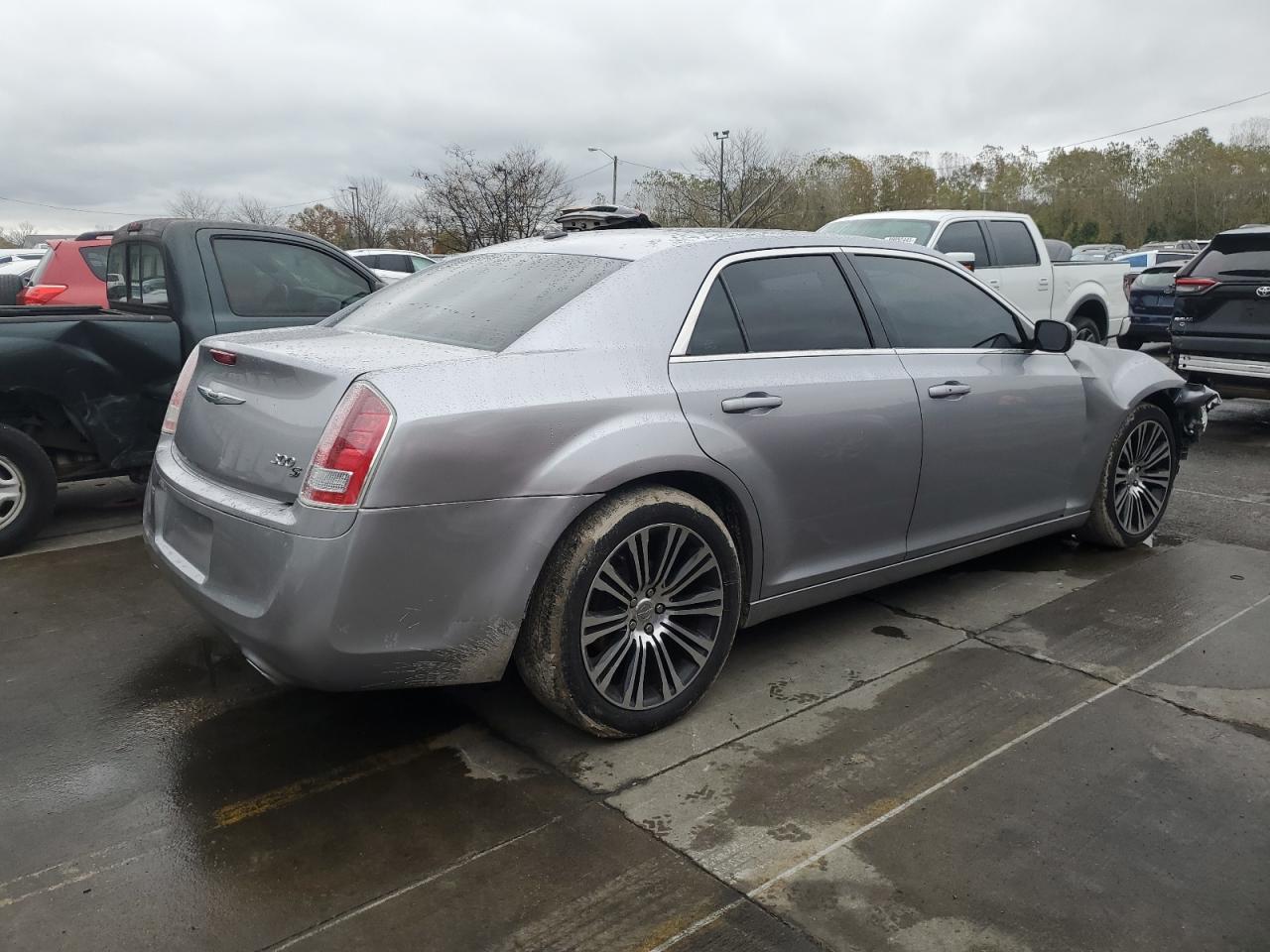 2013 Chrysler 300 S - Image 3